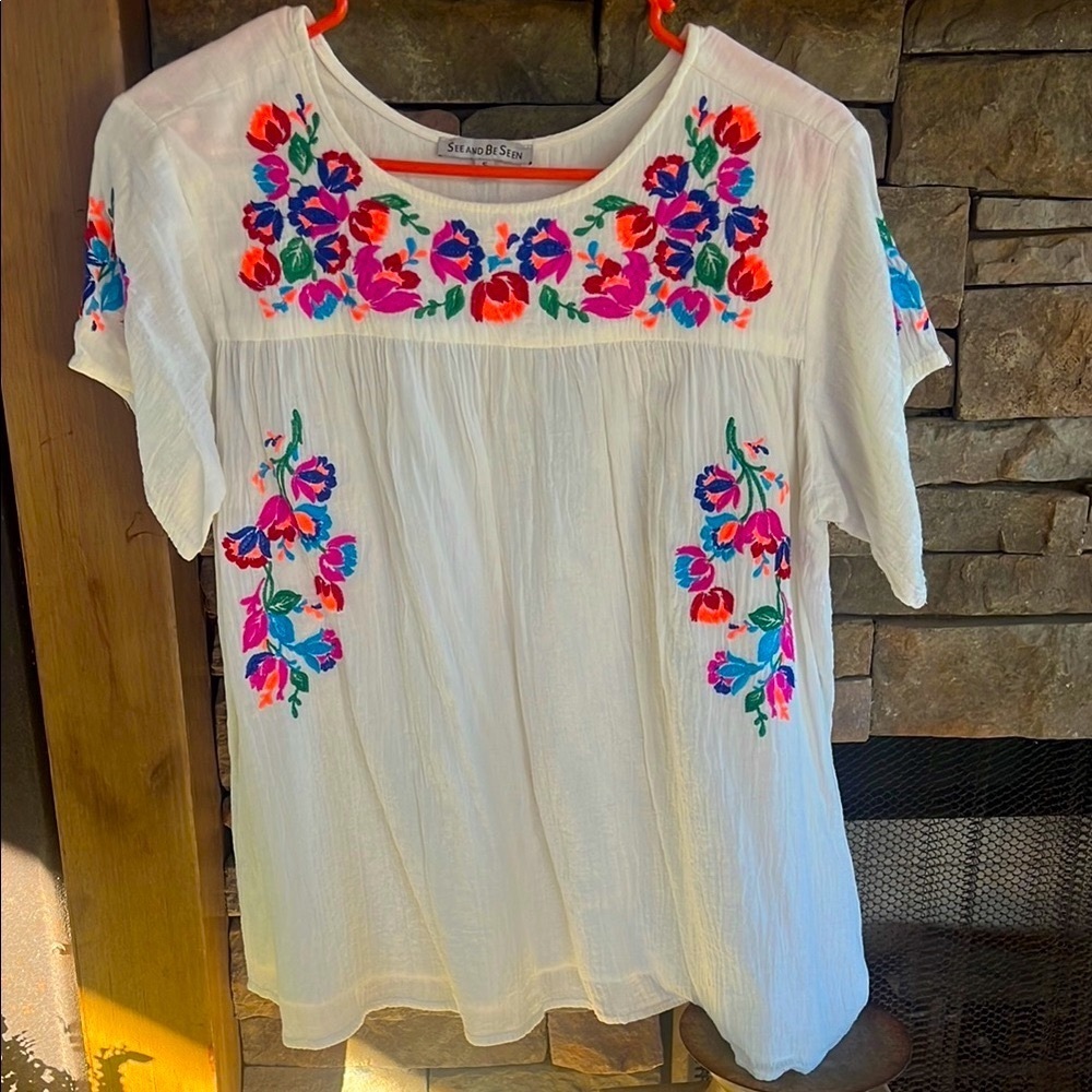 White Embroidered Short Sleeve Blouse